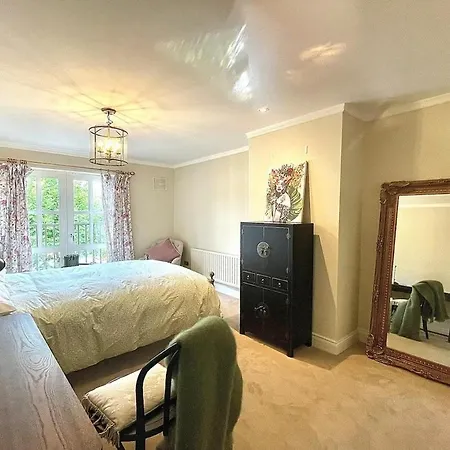 Townhouse In 4 - Check Connttact From Photos For Details ! Close To ! * ダブリン