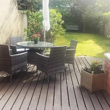 Townhouse In 4 - Check Connttact From Photos For Details ! Close To ! Holiday home *