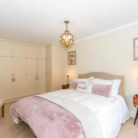 Holiday home Townhouse In 4 - Check Connttact From Photos For Details ! Close To ! *