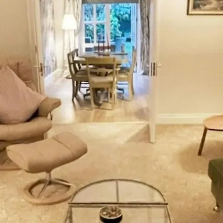 Townhouse In 4 - Check Connttact From Photos For Details ! Close To ! Vakantiehuis Dublin
