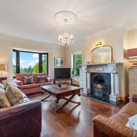Townhouse In 4 - Check Connttact From Photos For Details ! Close To ! Vakantiehuis Dublin